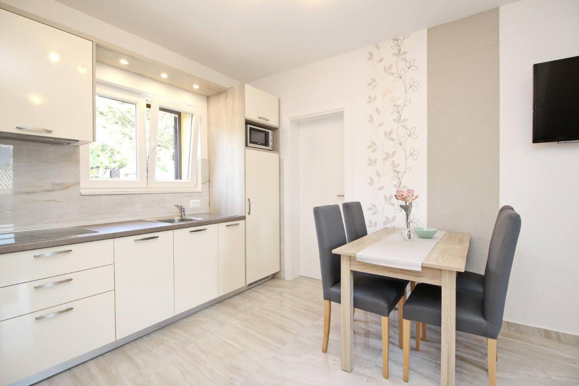 Sunshine Residence Baska מראה חיצוני תמונה